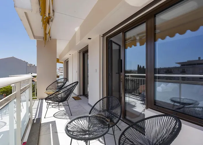 Ref 1432 - 3 Bedroom For Rent Centre *
