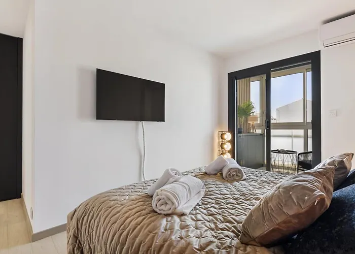Apartman Ref 1432 - 3 Bedroom For Rent Centre *