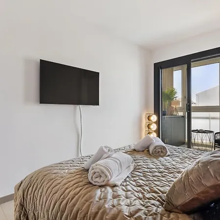 Apartman Ref 1432 - 3 Bedroom For Rent Centre *